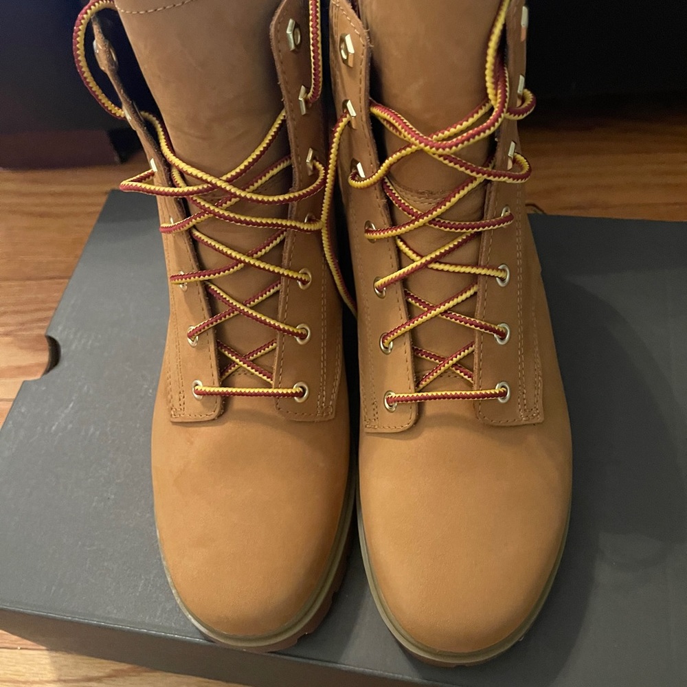New Women’s Timberland boots